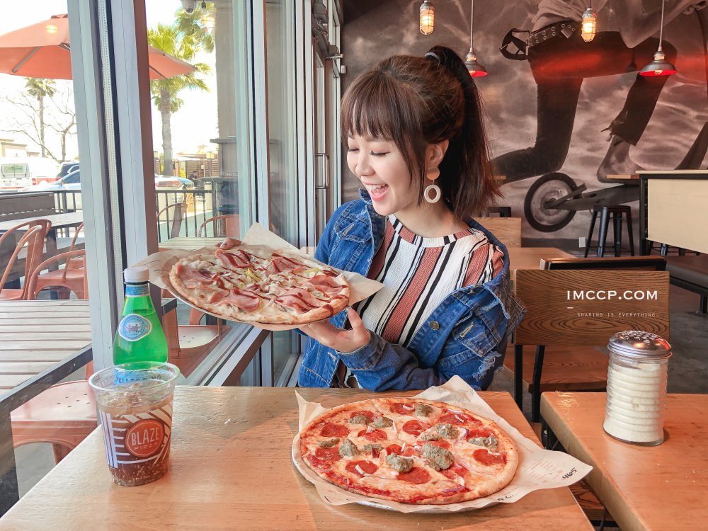 美國連鎖披薩Blaze Pizza現點現做 自選餡料 客製化平價披薩。洛杉磯美食 / 聖地牙哥美食